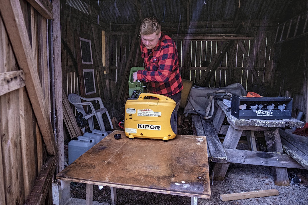 Finn.no-skogen: Aggregatet er én av mange ting jaktlederne måtte skaffe seg på Finn.no for å kunne klare seg på Finnskogen. Finn.no-skogen: Aggregatet er én av mange ting jaktlederne måtte skaffe seg på Finn.no for å kunne klare seg på Finnskogen.