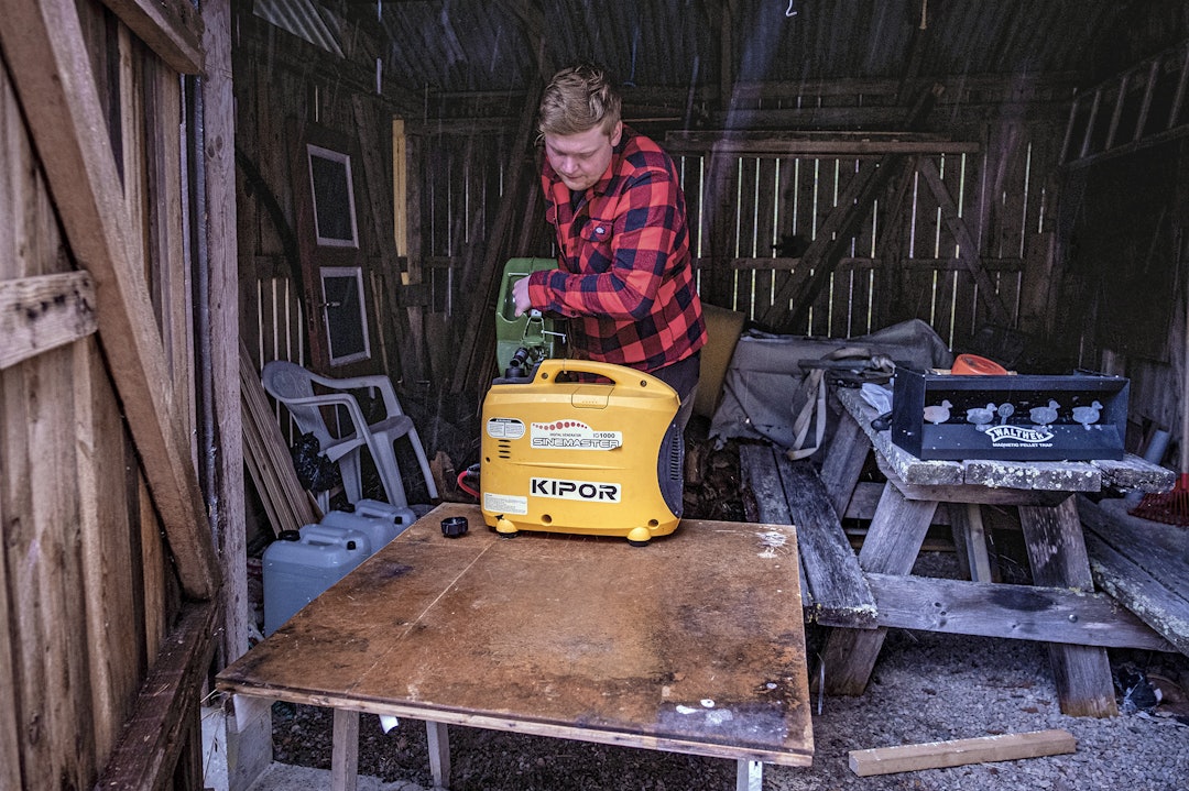 Finn.no-skogen: Aggregatet er én av mange ting jaktlederne måtte skaffe seg på Finn.no for å kunne klare seg på Finnskogen.