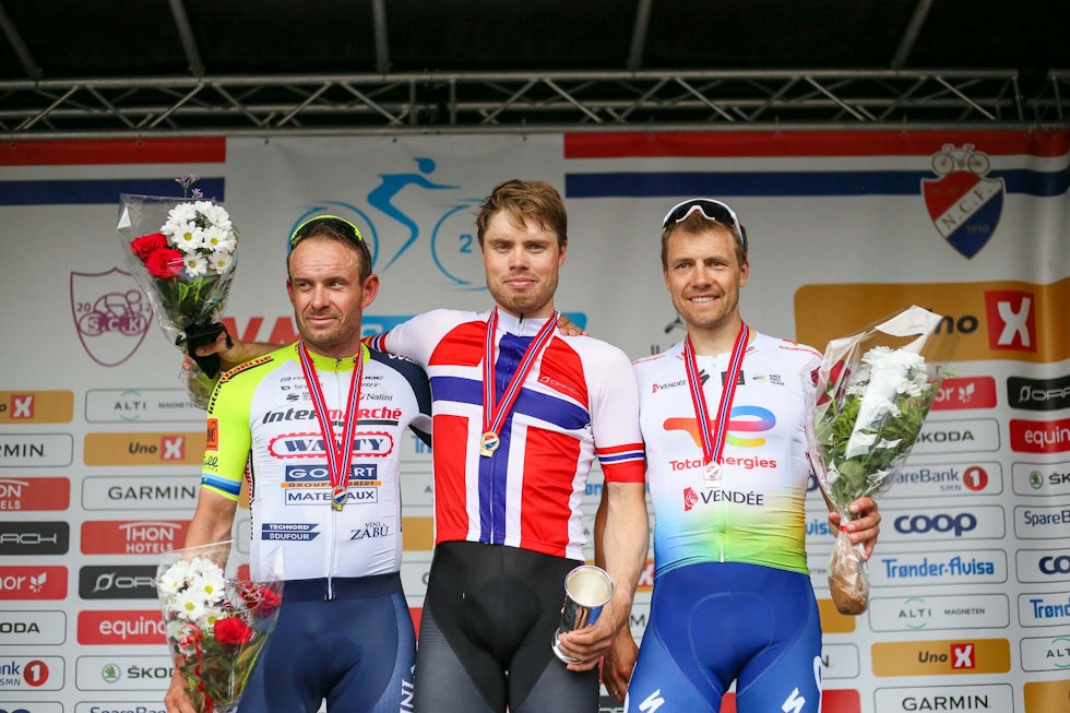 NM-PODIET: Rasmus Tiller vant, med Alexander Kristoff og Edvald Boasson-Hagen på plassene bak. Nå skal begge to til Tour de France. Foto: Elisbeth Almhjell