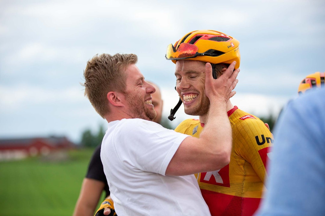 VANT NM: Jens Haugland og Uno-X Pro Cycling lykkes endelig med å vinne NM i juni i år. Her jubler Jens Haugland sammen med gullvinner Rasmus Tiller. Foto: Elisabeth Almhjell