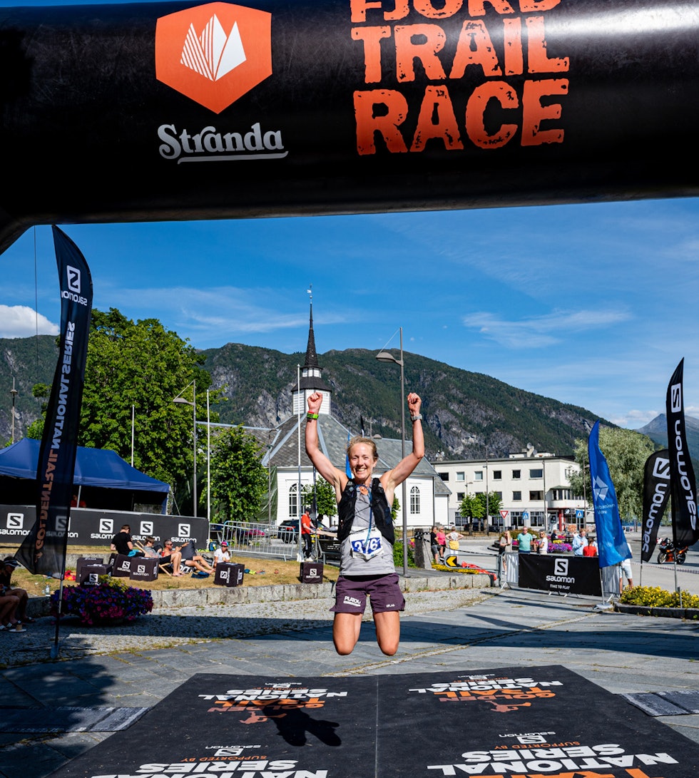 48K vinner Sara Rebekka Færø Linde jublende glad i Standa sentrum. Foto: Joakim Dokka Nordstad 48K vinner Sara Rebekka Færø Linde jublende glad i Standa sentrum. Foto: Joakim Dokka Nordstad