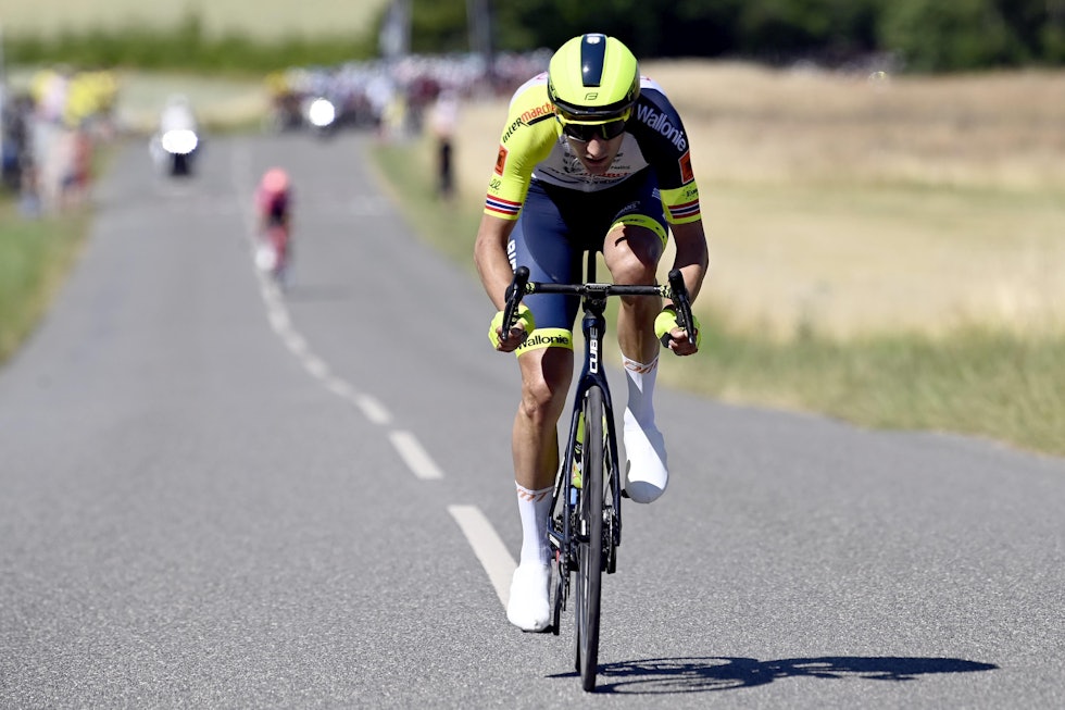 I BRUDD: Sven Erik Bystrøm angrep alene mot sluten av den andre etappen av Tour de France. Foto: Cor Vos