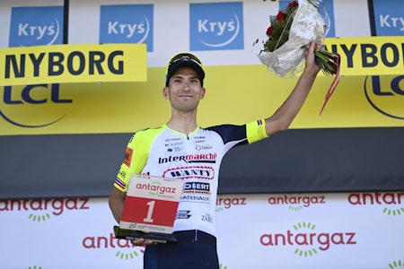 HEDRET: Det ble en tur på podiet i Nyborg etter den andre etappen av Tour de France for Sven Erik Bystrøm. Foto: Cor Vos HEDRET: Det ble en tur på podiet i Nyborg etter den andre etappen av Tour de France for Sven Erik Bystrøm. Foto: Cor Vos