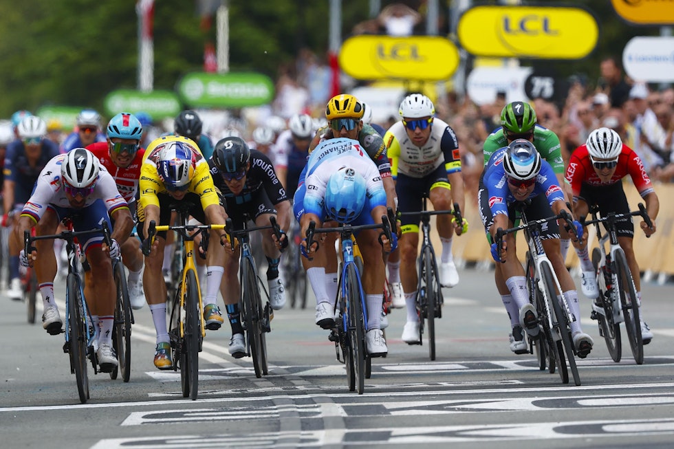 JEVNT: Innslaget ble helt avgjørende for utfallet på den tredje etappen av Tour de France 2022. Der var det Dylan Groenewegen som trakk det lengste strået. Foto: Cor Vos