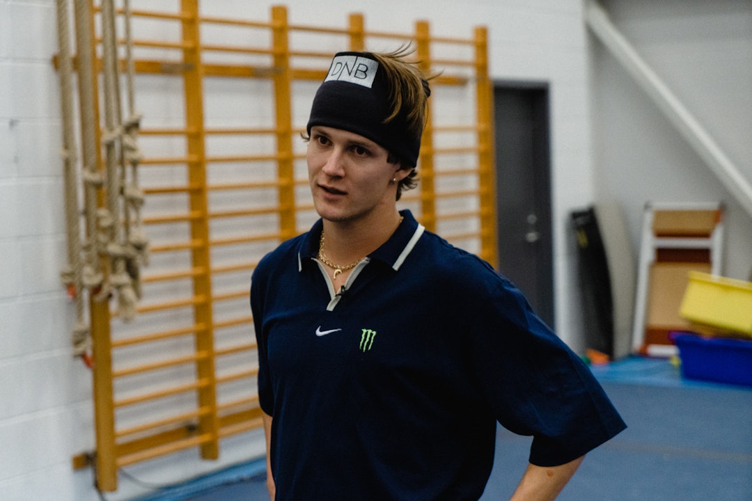 KAN TRAMPOLINE: Birk Ruud har hatt hundrevis av unger på trampoline-camp, og laget effektive treningsmetoder der han bryter ned triksene slik at de kan gjøres sted for steg. Foto: Christian Nerdrum KAN TRAMPOLINE: Birk Ruud har hatt hundrevis av unger på trampoline-camp, og laget effektive treningsmetoder der han bryter ned triksene slik at de kan gjøres sted for steg. Foto: Christian Nerdrum