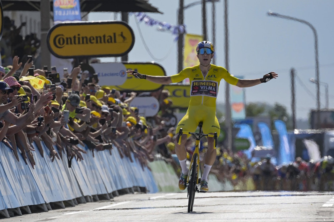 SOLOTRIUMF: Etter tre annenplasser på rad lykkes det endelig for Wout van Aert. Foto: Cor Vos SOLOTRIUMF: Etter tre annenplasser på rad lykkes det endelig for Wout van Aert. Foto: Cor Vos