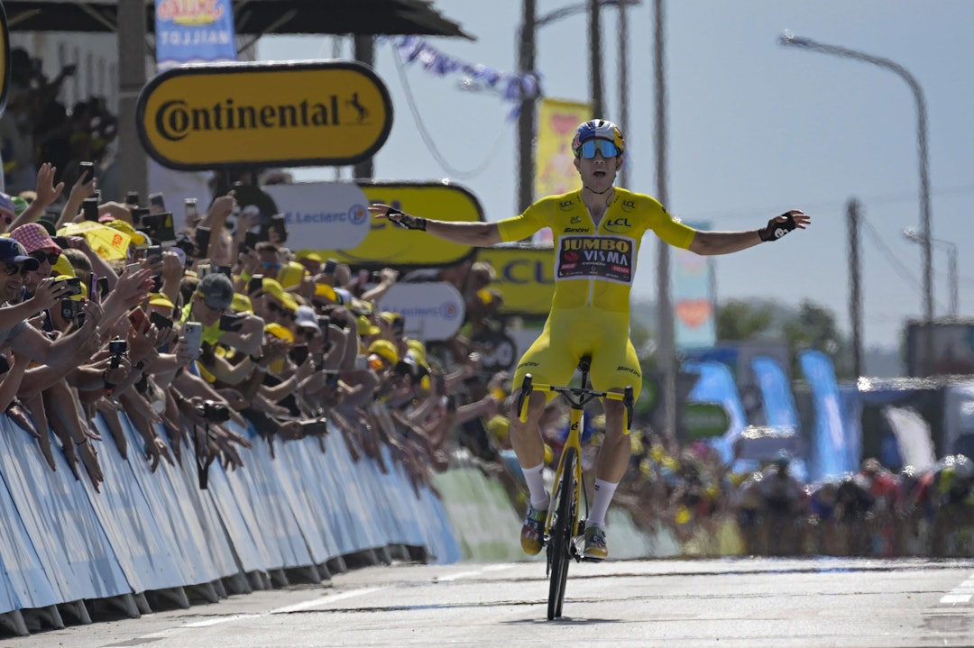 SOLOTRIUMF: Etter tre annenplasser på rad lykkes det endelig for Wout van Aert. Foto: Cor Vos