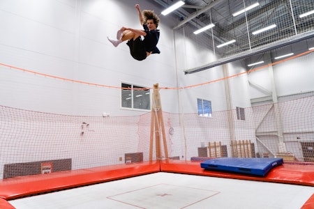 ET SJEKKETRIKS: Birk Ruud mener at cork er såpass kult at det fungerer som et sjekketriks. Foto: Christian Nerdum ET SJEKKETRIKS: Birk Ruud mener at cork er såpass kult at det fungerer som et sjekketriks. Foto: Christian Nerdum