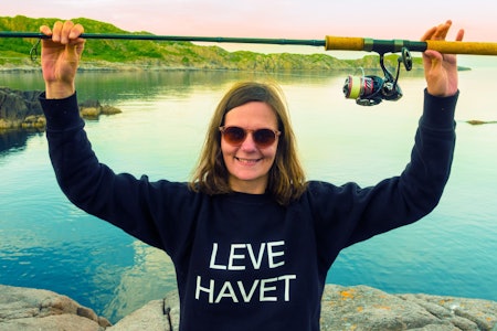 SPORLØST PÅ SVABERGA: Turkompis Beathe Dømbe fisker uten å legge igjen spor etter seg, verken på land eller i havet. Foto Jon Olav Larsen  leve havet