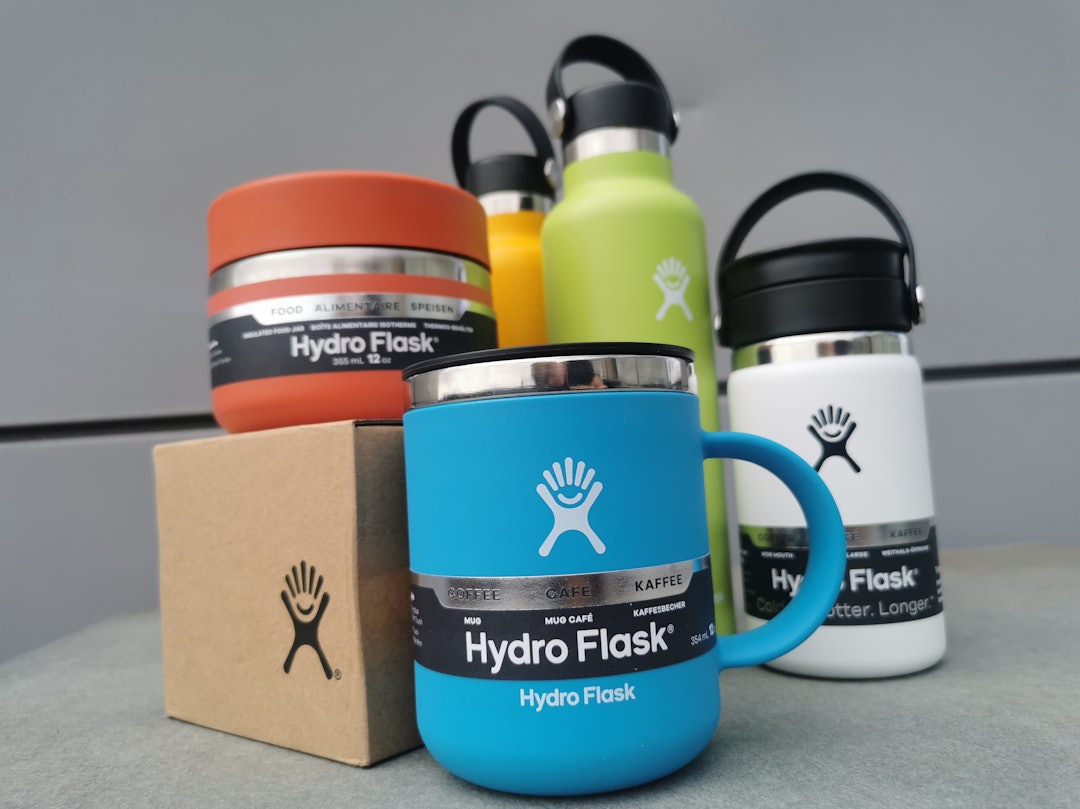 VINN PREMIER: Drikkeflasker og termokopper fra Hydro Flask, som holder drikken kald eller varm lenger. hydroflask