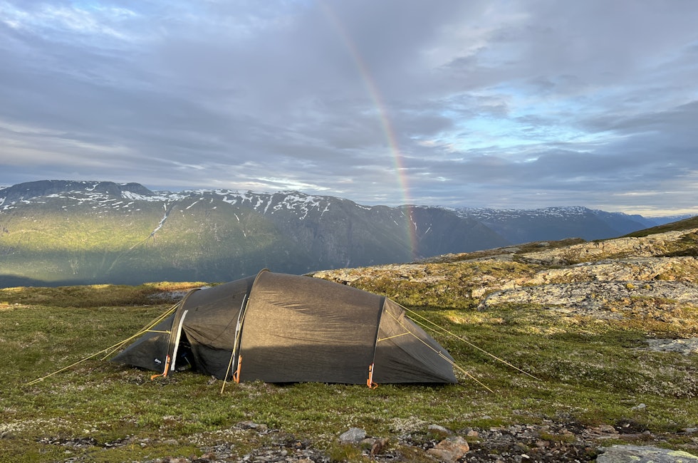 HARDANGER: «Sol og regn i Hardanger», tatt ved Oksen i Hardanger. Foto: Hans S. Rohde