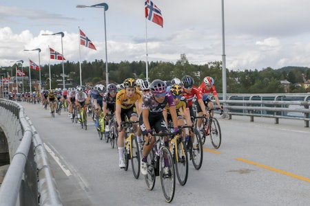PROFFELTET INNTAR NORGE: Her er feltet på den tredje etappen av Ladies Tour of Norway i fjor. Fra og med 2022 heter rittet Tour of Scandianvia og går i både Norge, Danmark og Sverige. Foto: Cor Vos PROFFELTET INNTAR NORGE: Her er feltet på den tredje etappen av Ladies Tour of Norway i fjor. Fra og med 2022 heter rittet Tour of Scandianvia og går i både Norge, Danmark og Sverige. Foto: Cor Vos
