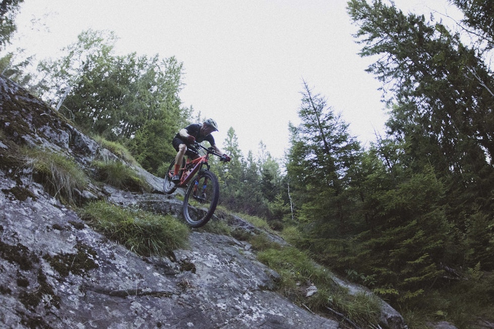FELTTESTING: I bratthengene nedenfor Vettakollen i Oslo blir hjulene satt på prøve. Test av CHS 29 light 27 ritthjul. Foto: Kristoffer H. Kippernes