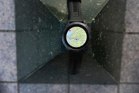 FUNKSJONELT KART: Garmin Epix 2 har AMOLED-skjermen som gir veldig god synlighet for kartet på skjermen. Test av Garmin Epix 2 Foto: Øyvind Aas