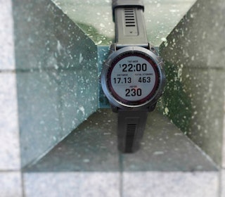 RÅ KLOKKE: Garmin Fenix 7X er en toppspekket toppmodell med alle de nyeste og mest avanserte funksjonene du kan ønske deg i en sportsklokke. Test av Garmin Fenix 7X pulsklokke