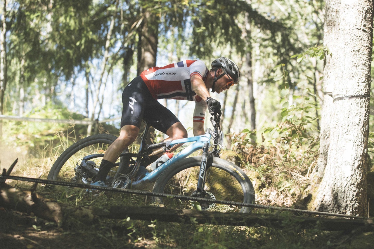 PÅ LAG: Emil Hasund Eid (bildet) er en av rytterne på landslaget i terrengsykling for 2023. Foto: Kristoffer H. Kippernes. landslag sykling terreng