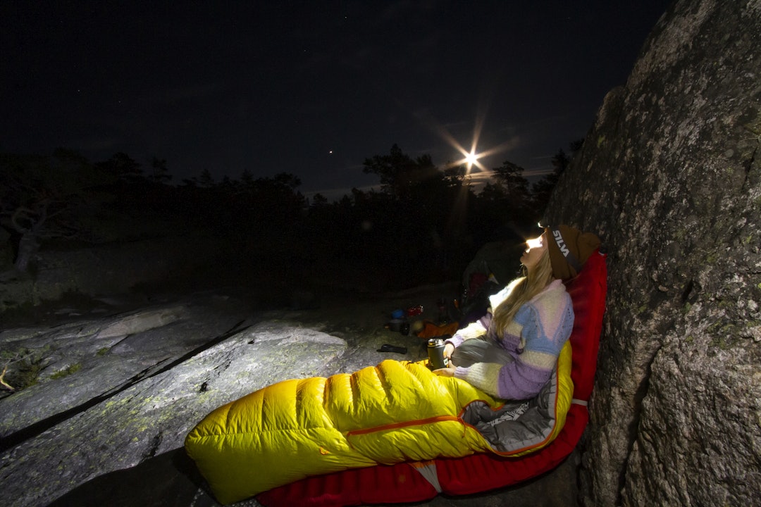 ENDELIG FRED Å FÅ: Å sove under åpen himmel er en annen form for luksus. Foto: Rolv-Erik Berge sove under åpen himmel