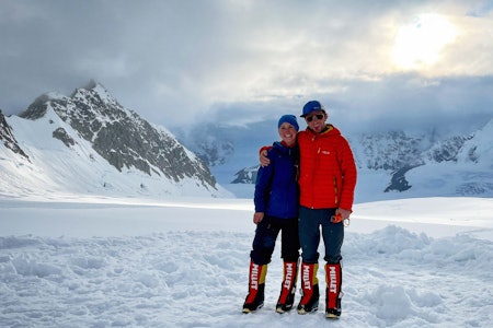 SAMLER PÅ FJELL: To forsøk måtte til for å bestige Denali for Cecilie Nesheim og Rune Hana. Foto: Privat cecilie nesheim