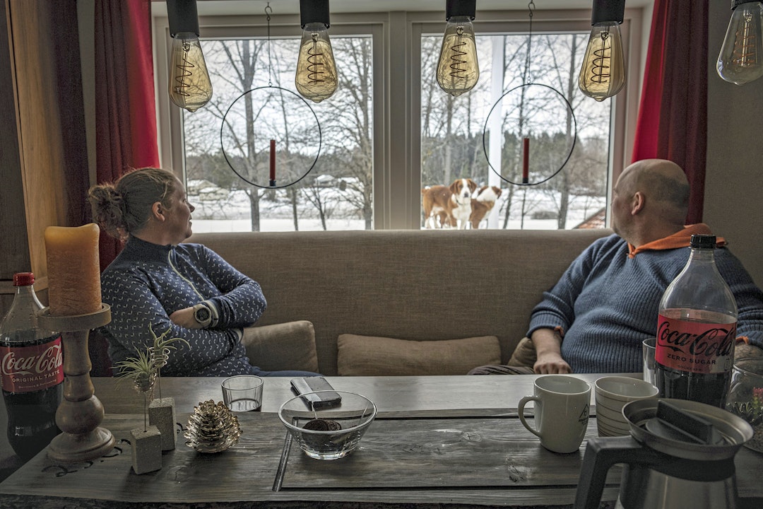 Felles interesse: Kim og Linn Marie drar gjerne på jakt sammen, men av og til er det greit for begge parter at “gubben” drar på jakt alene. Jegere innendørs