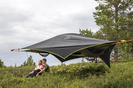 TRETELT: Tentsile Safari Stingray 3.0 tretelt er en komfortabel løsning å sove i. Du slipper røtter og steiner, men underlaget må likevel være tykt nok til å isolere mot nattelufta utenfor. Tentsile Safari Stingray tretelt