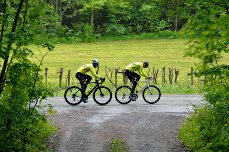 AVLYST! To ryttere fra Askers naboklubb BOC under Askerrunden 2019. Årets ritt ble avlyst på grunn av for få deltagere og dugnadsutfordringer. Foto: Askerrunen. AVLYST! To ryttere fra Askers naboklubb BOC under Askerrunden 2019. Årets ritt ble avlyst på grunn av for få deltagere og dugnadsutfordringer. Foto: Askerrunen.