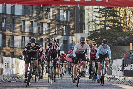 STORT ANSVAR - LITE HJELP: Arrangøren av Studentcross er svært kritiske til oppfølgingen de får fra forbundet, når de avvikler cyclocrossritt. Foto: Pål Anders Thunæs. STORT ANSVAR - LITE HJELP: Arrangøren av Studentcross er svært kritiske til oppfølgingen de får fra forbundet, når de avvikler cyclocrossritt. Foto: Pål Anders Thunæs.
