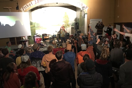 PÅ FESTIVAL: Gudmund Grønhaug rapporterer fra klatre- og musikkfestival i Bohuslän. Foto: Gudmund Grønhaug PÅ FESTIVAL: Gudmund Grønhaug rapporterer fra klatre- og musikkfestival i Bohuslän. Foto: Gudmund Grønhaug