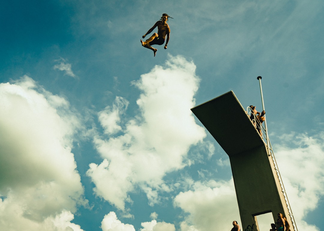 KLASSISK: Anders Rox i et klassisk døds fra 10-eren på Ingierstrand. Foto: Christian Nerdrum KLASSISK: Anders Rox i et klassisk døds fra 10-eren på Ingierstrand. Foto: Christian Nerdrum