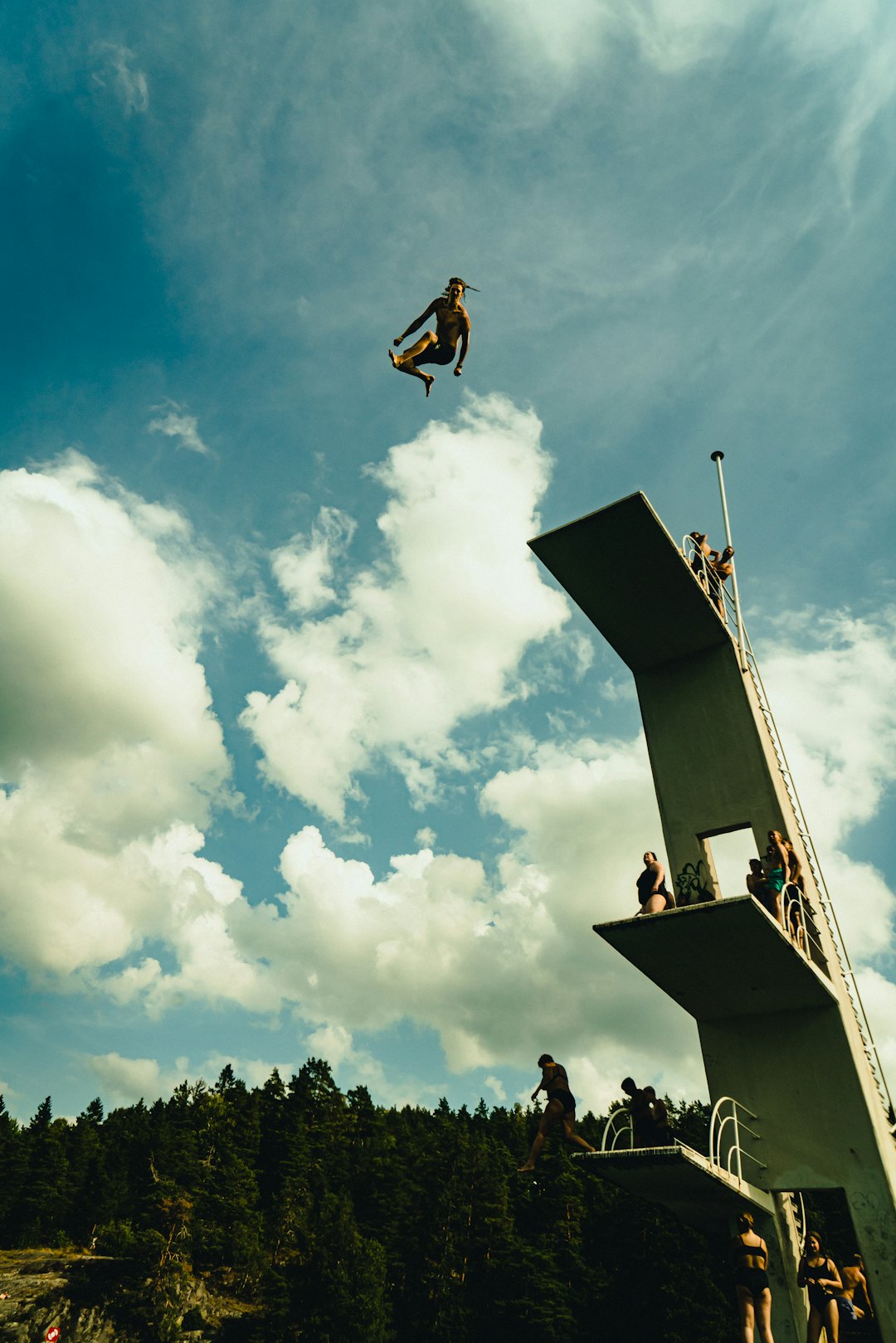 DØDSE FRA 10-EREN: Den ultimate mann- og kvinnedomsprøven, eller hva? Foto: Christian Nerdrum DØDSE FRA 10-EREN: Den ultimate mann- og kvinnedomsprøven, eller hva? Foto: Christian Nerdrum