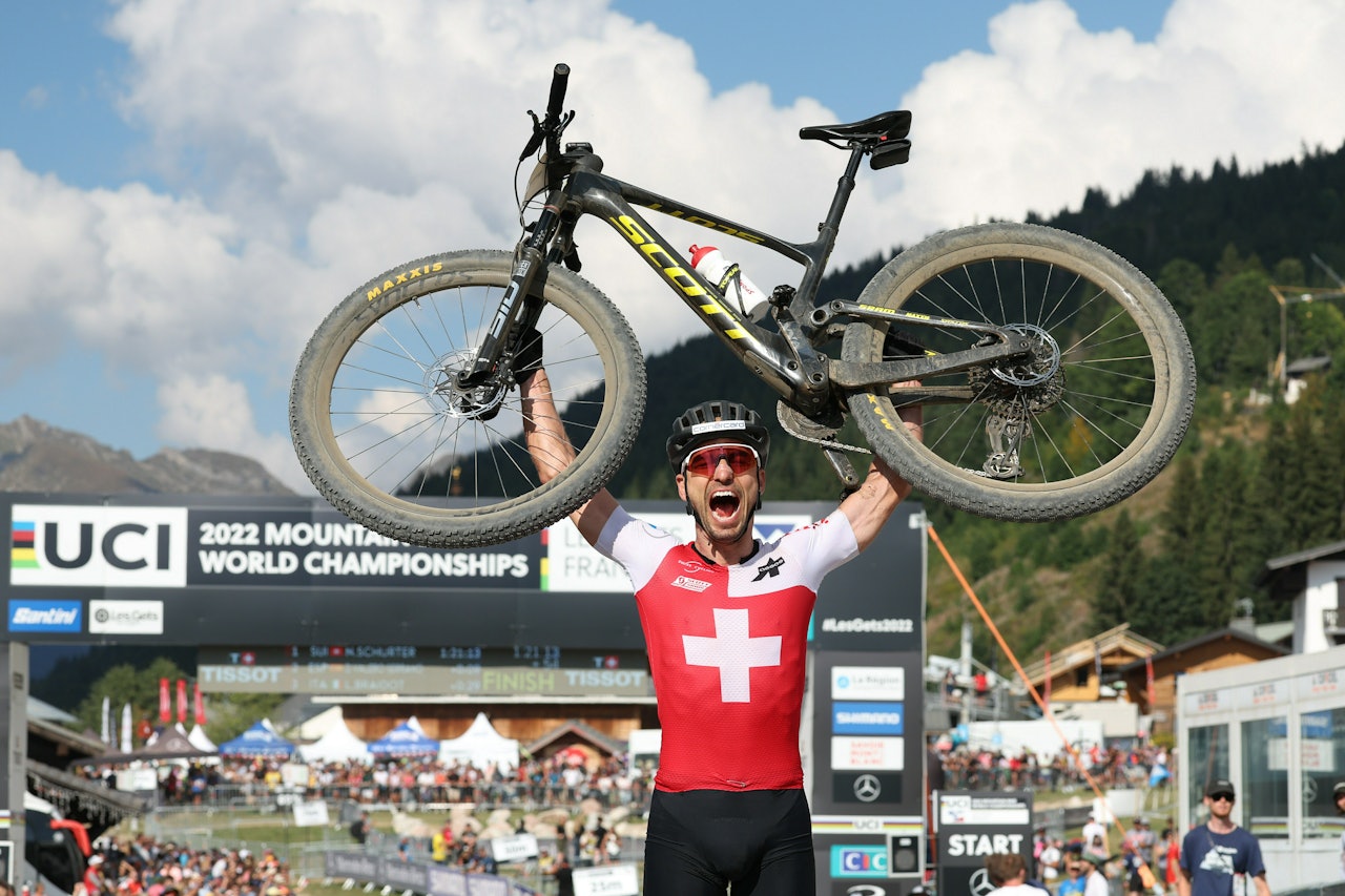 LEGENDE: Nino Schurter var en jaget mann i Mont-Sainte Anne. Den sveitsiske veteranen holdt likevel hodet kaldt og sikret seg sammenlagtseieren. Foto: Alexis Boichard/Agence Zoom LEGENDE: Nino Schurter var en jaget mann i Mont-Sainte Anne. Den sveitsiske veteranen holdt likevel hodet kaldt og sikret seg sammenlagtseieren. Foto: Alexis Boichard/Agence Zoom