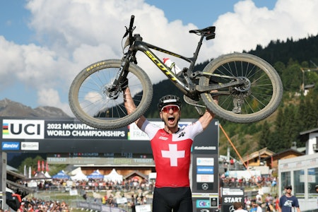 LEGENDE: Nino Schurter var en jaget mann i Mont-Sainte Anne. Den sveitsiske veteranen holdt likevel hodet kaldt og sikret seg sammenlagtseieren. Foto: Alexis Boichard/Agence Zoom LEGENDE: Nino Schurter var en jaget mann i Mont-Sainte Anne. Den sveitsiske veteranen holdt likevel hodet kaldt og sikret seg sammenlagtseieren. Foto: Alexis Boichard/Agence Zoom