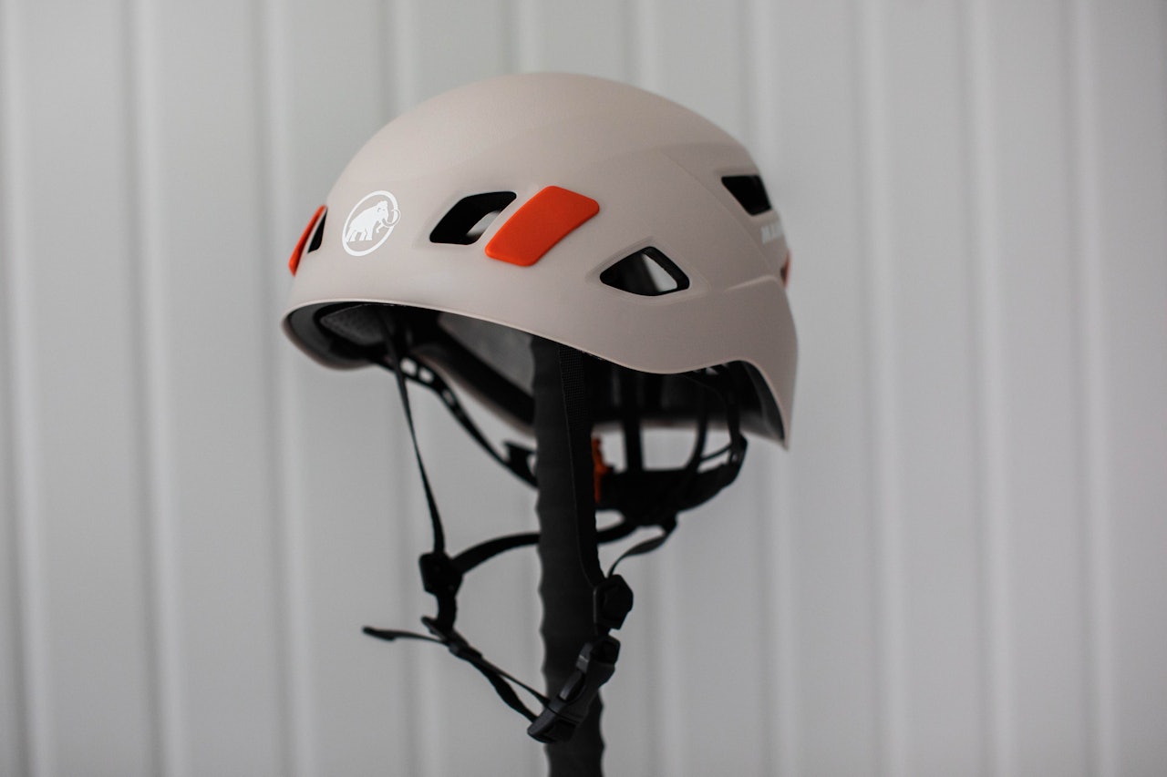 MAMMUT SKYWALKER 3.0: Rimelig, solid og litt enkel Mammut Skywalker klatrehjelm til test