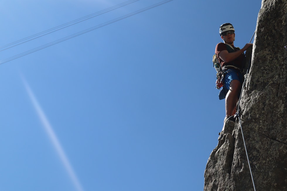 TEST: Med Petzl Meteor på Chamonix-klassikeren Frison Roche på Brevent. Foto: Siv-Elin Skogen TEST: Med Petzl Meteor på Chamonix-klassikeren Frison Roche på Brevent. Foto: Siv-Elin Skogen