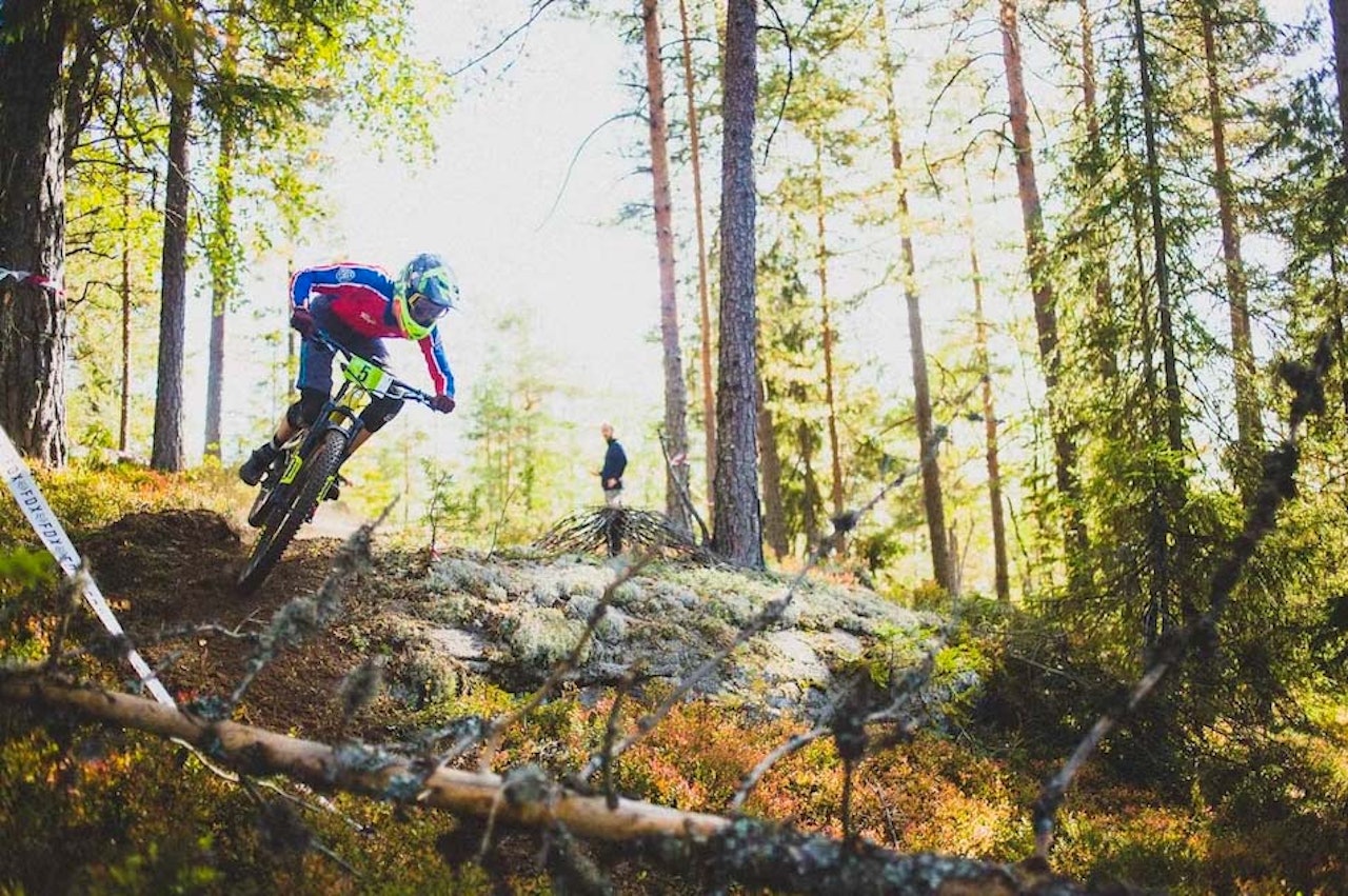 OVERLEGEN SEIER: William Scheele rørte ikke bremsene alt for mye i helgens Traktorland Enduro.  Her avbildet under DrammEnduro 2020. Arkivfoto: Kristoffer H. Kippernes. resultater traktorland enduro 2022