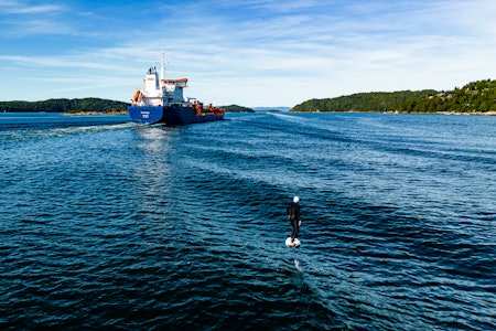HAIK FRA MADEIRA: Lasteskipet Patnos fra Madeira er ett av mange «surfbare» skip som går inn og ut av Oslofjorden hver eneste dag. Foto: Christian Nerdrum