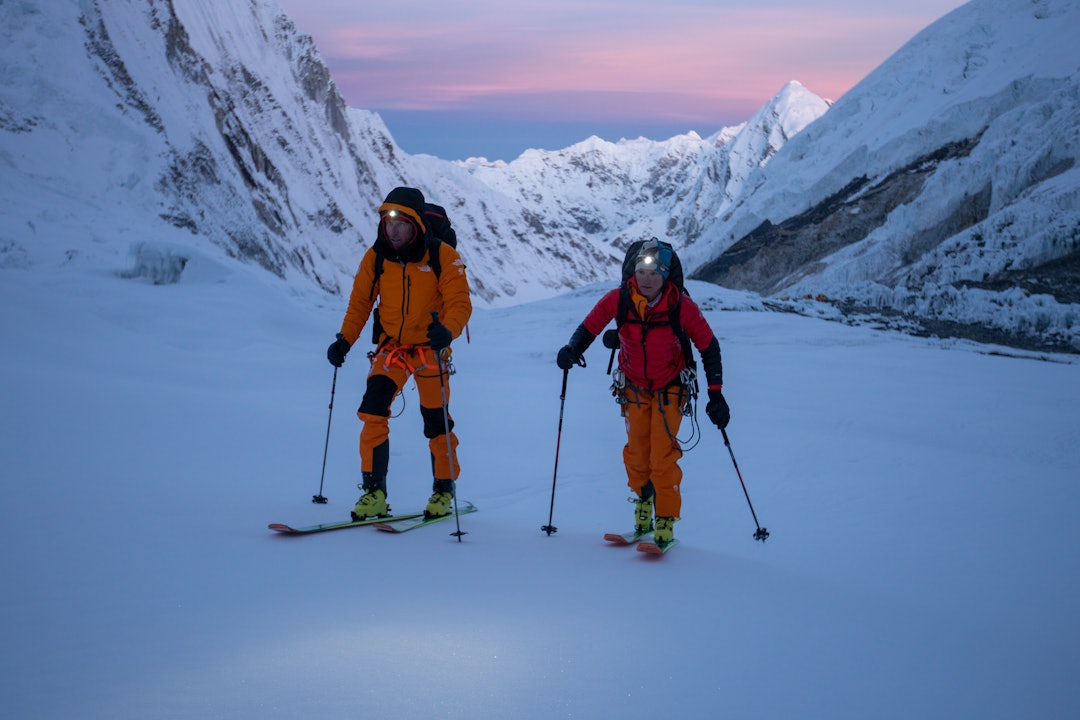 PÅ SKI: Jim Morrison og Hilaree Nelson sammen. Foto: Dutch Simpson PÅ SKI: Jim Morrison og Hilaree Nelson sammen. Foto: Dutch Simpson