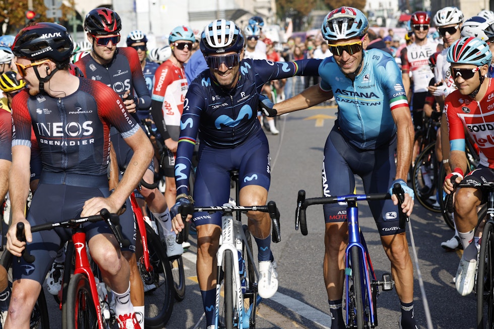 HYLLET: Alejandro Valverde og Vincenzo Nibali ble hyllet av både kollegaer og fans på starten i Bergamo. Foto: Cor Vos HYLLET: Alejandro Valverde og Vincenzo Nibali ble hyllet av både kollegaer og fans på starten i Bergamo. Foto: Cor Vos