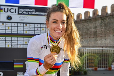 VERDENSMESTER: Pauline Ferrand-Prévot er rykende fersk verdensmester i gravel. Nå har hun signert for Ineos Grenadiers. Foto: Cor Vos VERDENSMESTER: Pauline Ferrand-Prévot er rykende fersk verdensmester i gravel. Nå har hun signert for Ineos Grenadiers. Foto: Cor Vos
