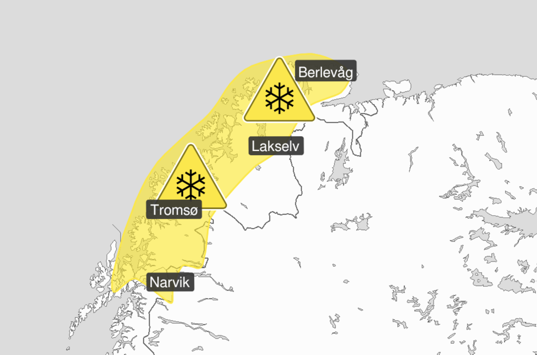 Tirsdag ventes snøbyger over 200 - 400 moh i Troms og Finnmark. Tirsdag ventes snøbyger over 200 - 400 moh i Troms og Finnmark.