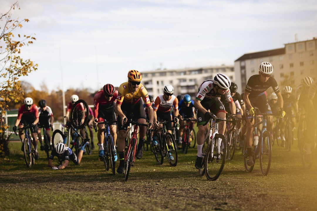 FULL SPURT: Cyclocross–ritt er intense. Cirka én time konkurransetid og full gass fra start til mål.
