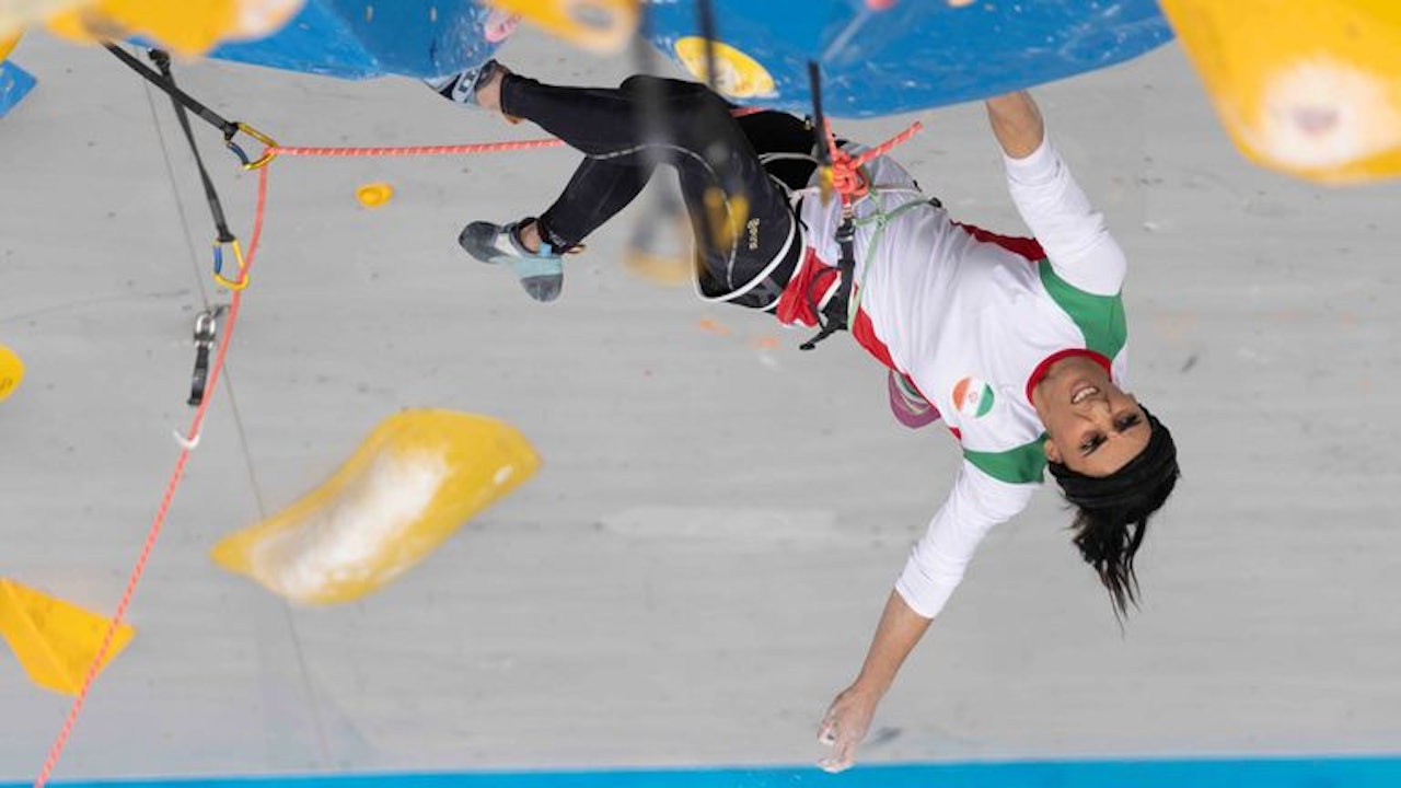 UTEN HIJAB: Elnaz Rekabi i aksjon i Asiamesterskapet uten hijab. Foto: Det Internasjonale Sportsklatreforbundet