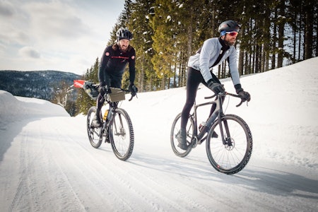 LANGE BEN: Vinterbukser er faktisk forbudt i proffritt (helt sant!) men heldigvis lovlig til norske vinterturer. Foto: Paul Errington. LANGE BEN: Vinterbukser er faktisk forbudt i proffritt (helt sant!) men heldigvis lovlig til norske vinterturer. Foto: Paul Errington.