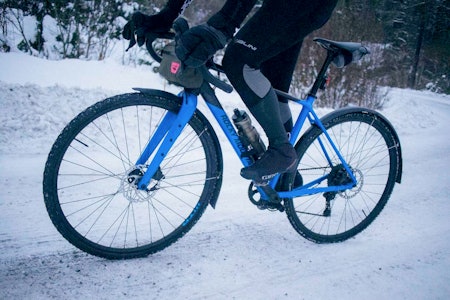VINTERSYKKELSKO: Et par gode vintersykkelsko er essensielt for helårssyklisten. Foto: Øyvind Aas