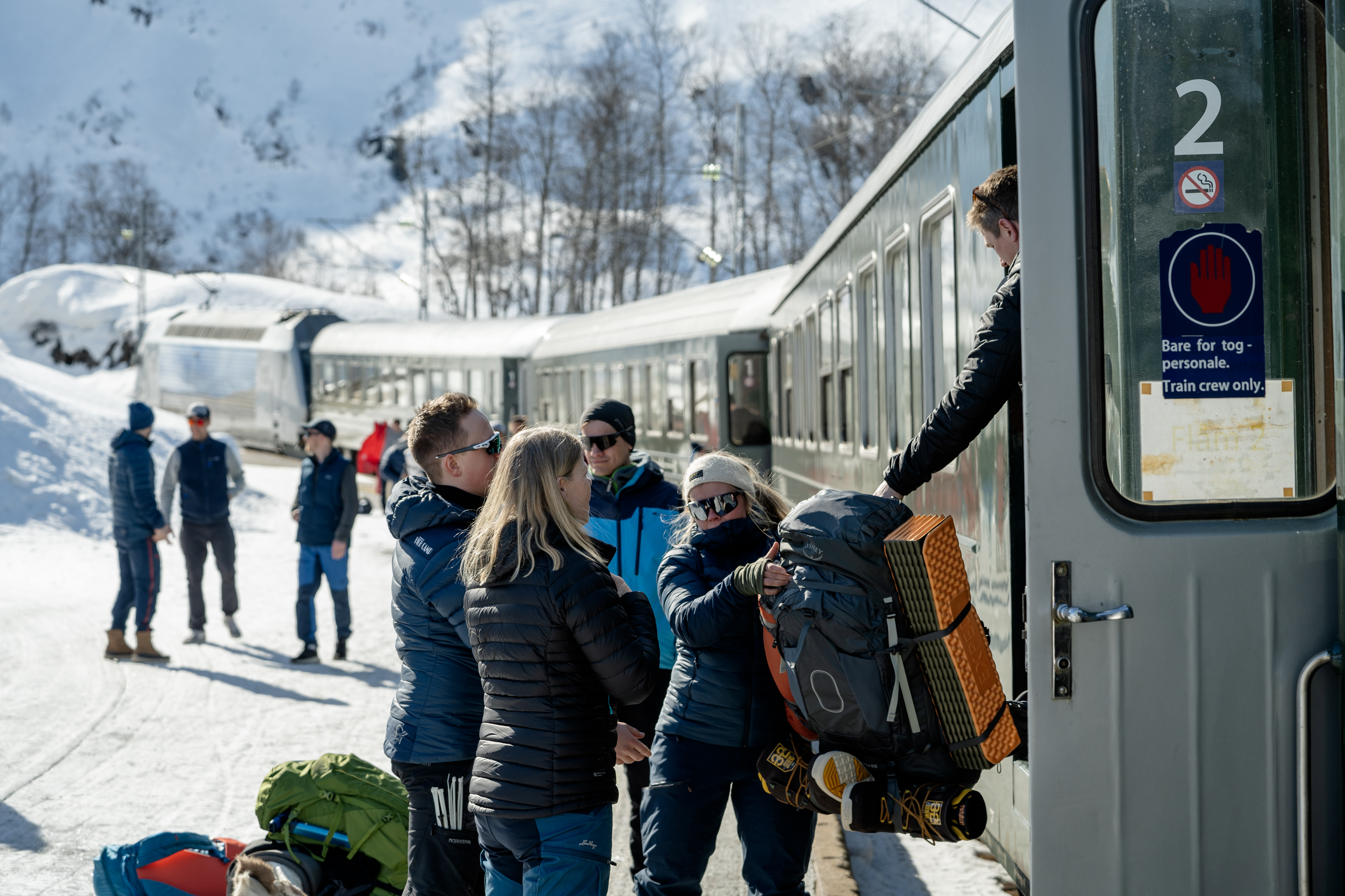 Alle må ta tog til Vatnahalsen, så det kan være lurt å pakke smart! Foto: Brynjar Tvedt
