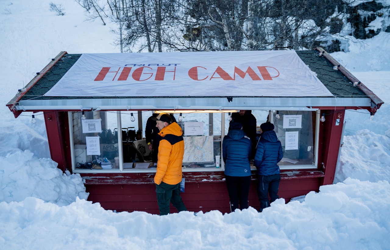 Du får en del informasjon i registreringa under festivalen, men her kan du også få svar på enkelte ting før du kommer på High Camp Vatnahalsen! Foto: Brynjar Tvedt Du får en del informasjon i registreringa under festivalen, men her kan du også få svar på enkelte ting før du kommer på High Camp Vatnahalsen! Foto: Brynjar Tvedt