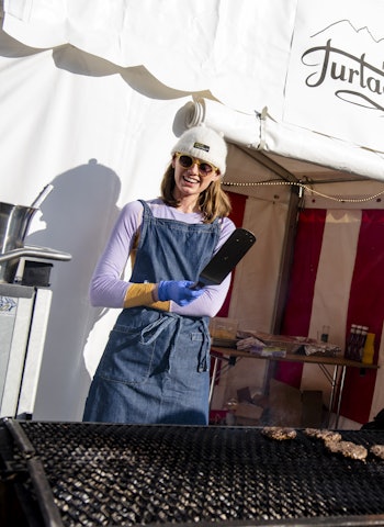 Her fra Happy Camper-mattilbudet til Turtagrø hotell i 2022. Dette er et av mattilbudene du kan benytte deg av på High Camp. Foto: Martin I. Dalen Her fra Happy Camper-mattilbudet til Turtagrø hotell i 2022. Dette er et av mattilbudene du kan benytte deg av på High Camp. Foto: Martin I. Dalen