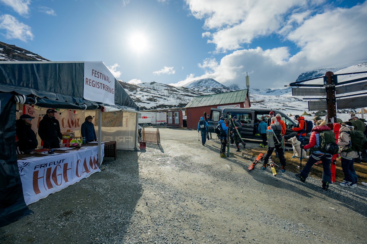 Du får en del informasjon i registreringa under festivalen, men her kan du også få svar på enkelte ting før du kommer på High Camp Vatnahalsen! Foto: Brynjar Tvedt Du får en del informasjon i registreringa under festivalen, men her kan du også få svar på enkelte ting før du kommer på High Camp Vatnahalsen! Foto: Brynjar Tvedt