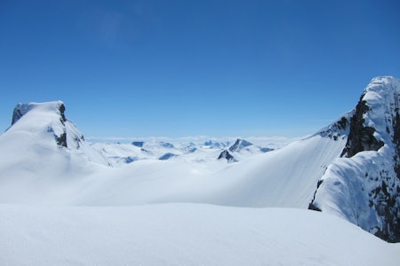 Storebjørn (2222 moh) til venstre i bilde. Foto: Lisa Kvålshaugen Bjærum Storebjørn (2222 moh) til venstre i bilde. Foto: Lisa Kvålshaugen Bjærum