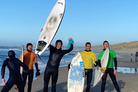 VANT FINALEN: Anker Olsen Frantzen kunne juble høyest på Boresranden etter å ha sikret NM gullet i surf Anker Olsen Frantzen kunne juble høyest på Boresranden etter e ha sikret NM gullet i surf