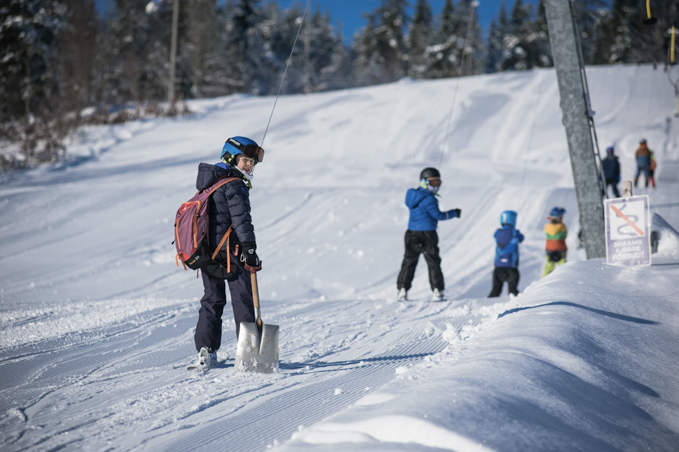VEGÅRSHEI: Vinterdriften vil bli svært kostbar i Vegårshei skisenter. Skiforbundet peker på en ugunstig  eierskapsform som ikke passer med søknadkriteriene til strømstøtten fra staten. Foto: Vegårshei